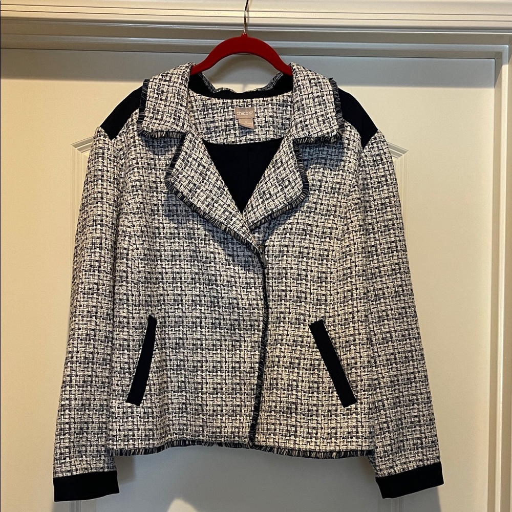 Chico's Navy and White Textured Blazer XXL / 20W / Chico size 4.   New w/o tags